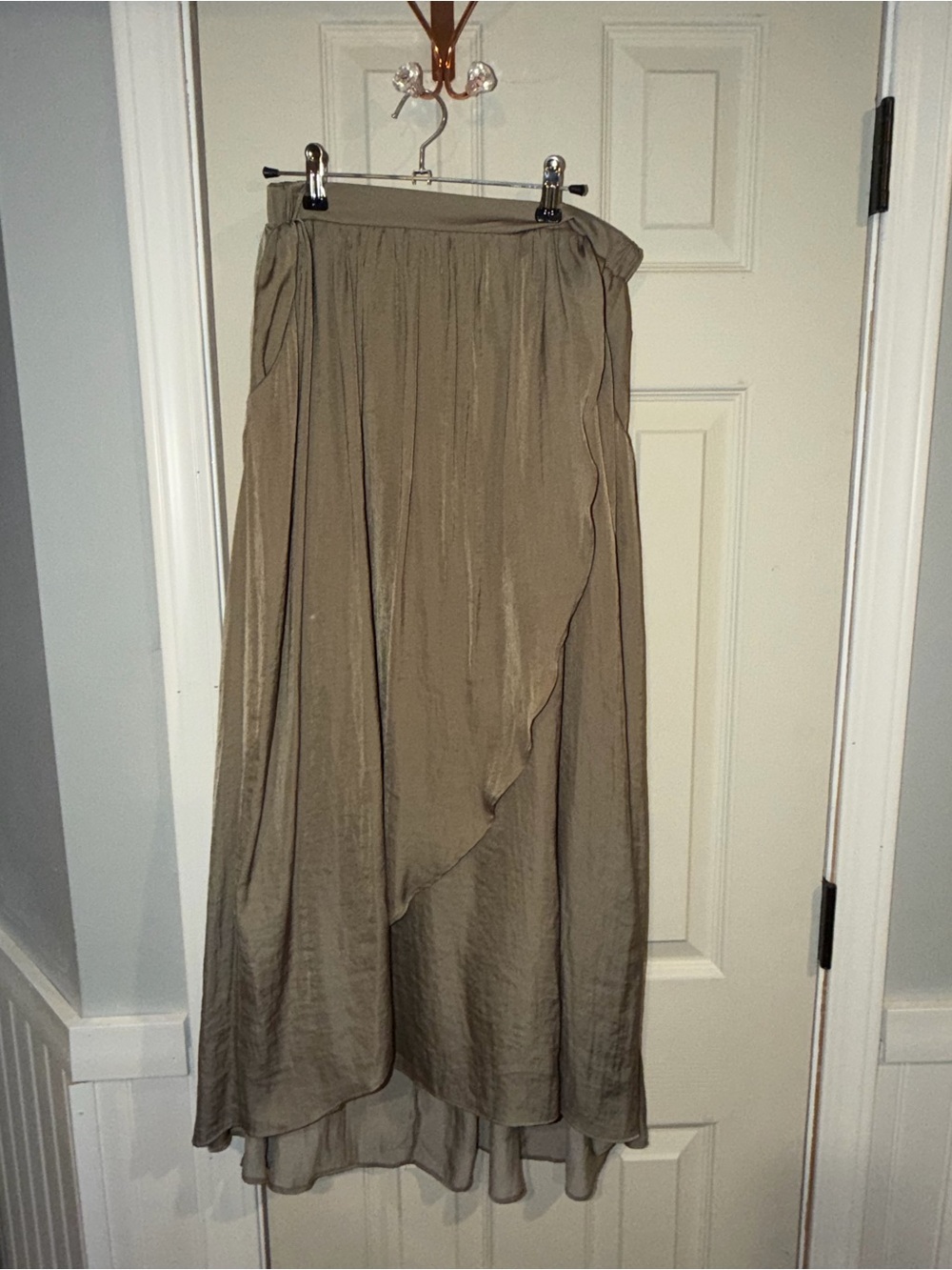 Lisa Rinna Collection Crinkle Charmeuse Maci Skirt Tan Size Small